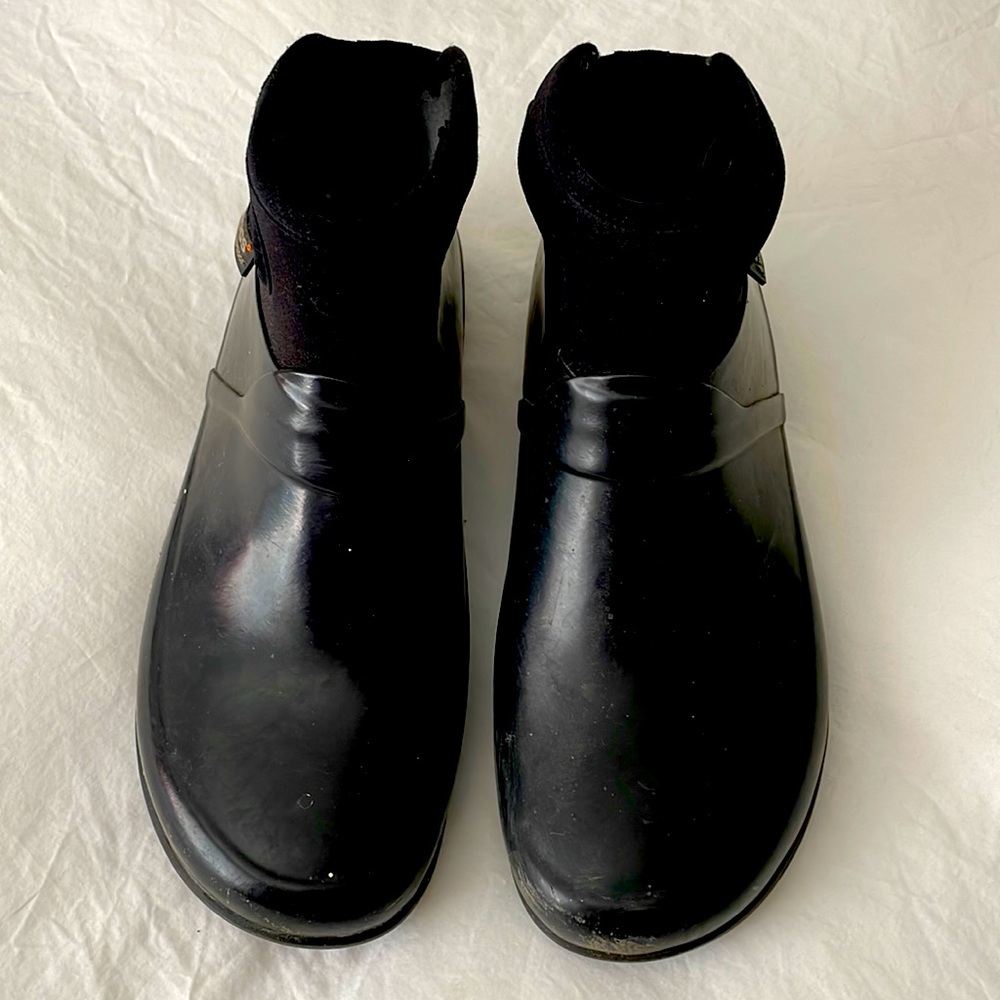 Bogs ladies 8 black waterproof booties rain boots